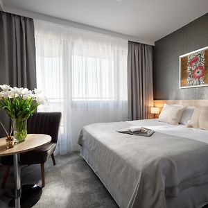 Habitación Pequeña con Cama King
